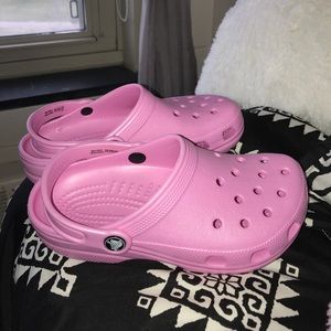 Light pink size 6 crocs